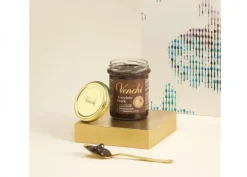 Crema spalmabile fondente e nocciole