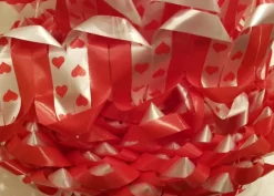 Nastro rosso con cuori